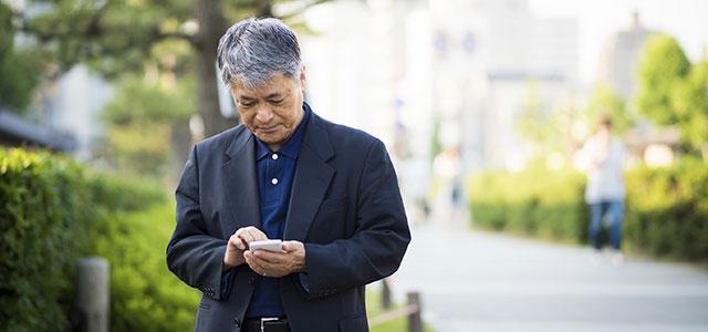 man using mobile health app