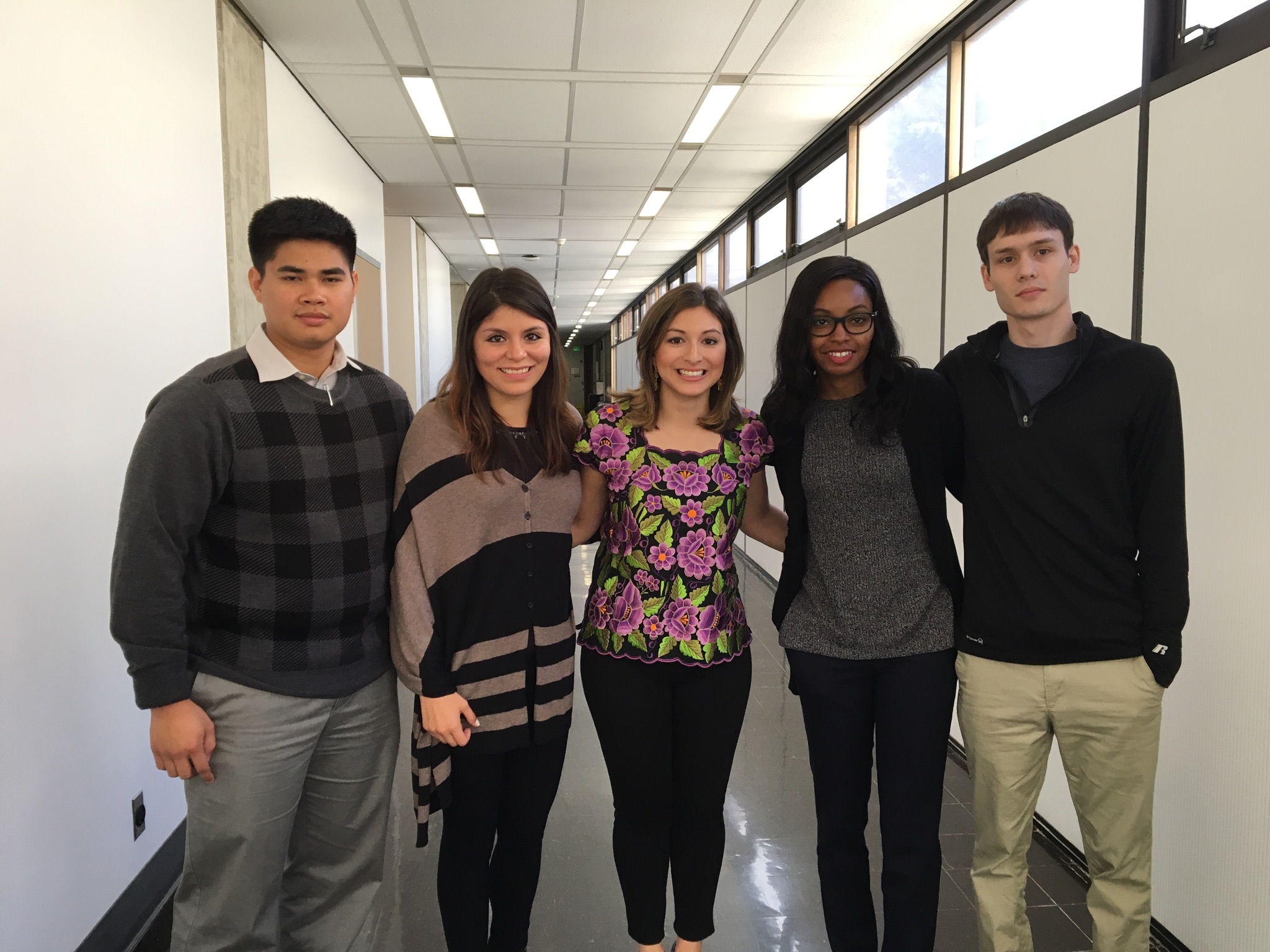 Current PhD student Victoria Flores, RN, MS, (center) at the UCSF School of Nursing poses with University of Texas at San Antonio students (left to right: Bryan Ralloma, Christina Cruz, Aisha Silva, and Derek Wallace). Photo credit: Elisabeth Fall