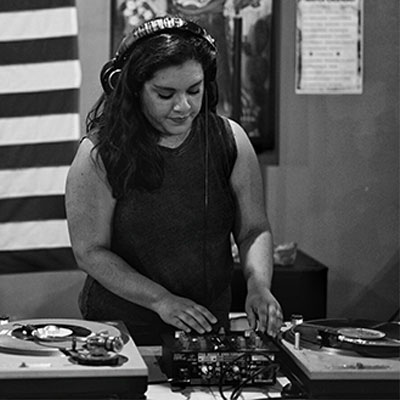 Alejandra Flores DJ