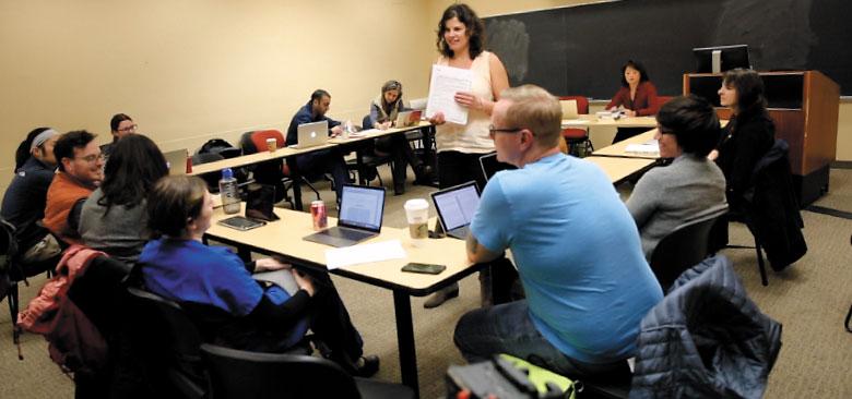 Elena Flowers teaches a genomics class at the UCSF School of Nursing (photo by Elisabeth Fall).