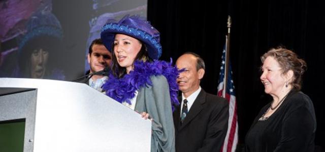 Kim Quang Dau gives her acceptance speech after winning the 2014 Kitty Ernst Award (photo © Robert Levy Photography).