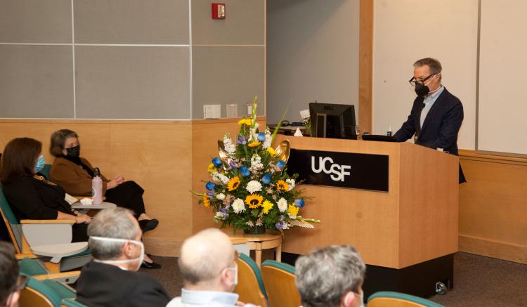 Professor Matt Tierney introduces Carol Dawson-Rose at the 40th Helen Nahm Research Lecture, held March 11, 2022 on the Parnassus Heights campus. Professor Matt Tierney introduces Carol Dawson-Rose at the 40th Helen Nahm Research Lecture, held March 11, 2022 on the Parnassus Heights campus.