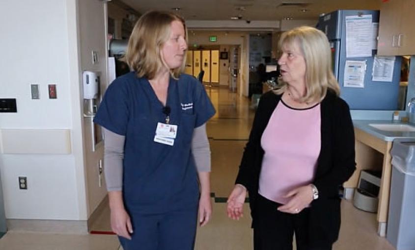 Kathryn Lee (right) with Cass Piper Sandoval, RN, in the UCSF Medical Center Cardiac ICU (photo and video by Elisabeth Fall)